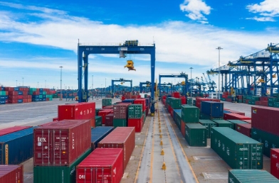 寧波貨運公司將繼續以更加開放、包容的姿態，迎接每一個挑戰與機遇