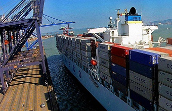 國際貨運會根據不同的貨物類型和特點選擇合適的船舶