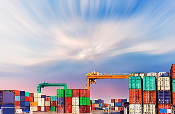 意大利海運(yùn)物流的發(fā)展現(xiàn)狀以及相關(guān)的優(yōu)勢和挑戰(zhàn)是怎樣的？