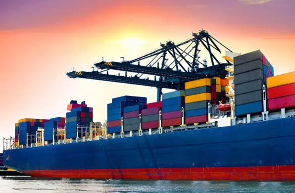 貨代公司通過提供一系列的物流服務幫助企業順利完成跨國貿易
