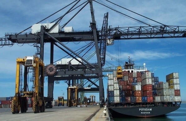 貨代物流在推動經(jīng)濟發(fā)展、促進(jìn)國際貿(mào)易方面發(fā)揮著重要作用