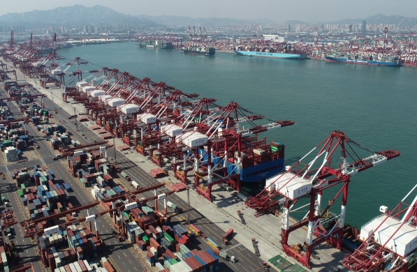 面對復雜多變的國際貿(mào)易環(huán)境，海運日本貨代以其專業(yè)性脫穎而出